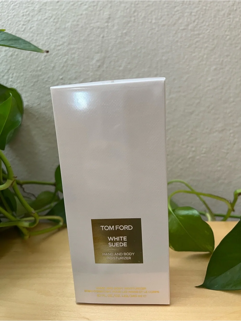 NIB Tom Ford White Suede Hand and Body Moisturizer 240ml